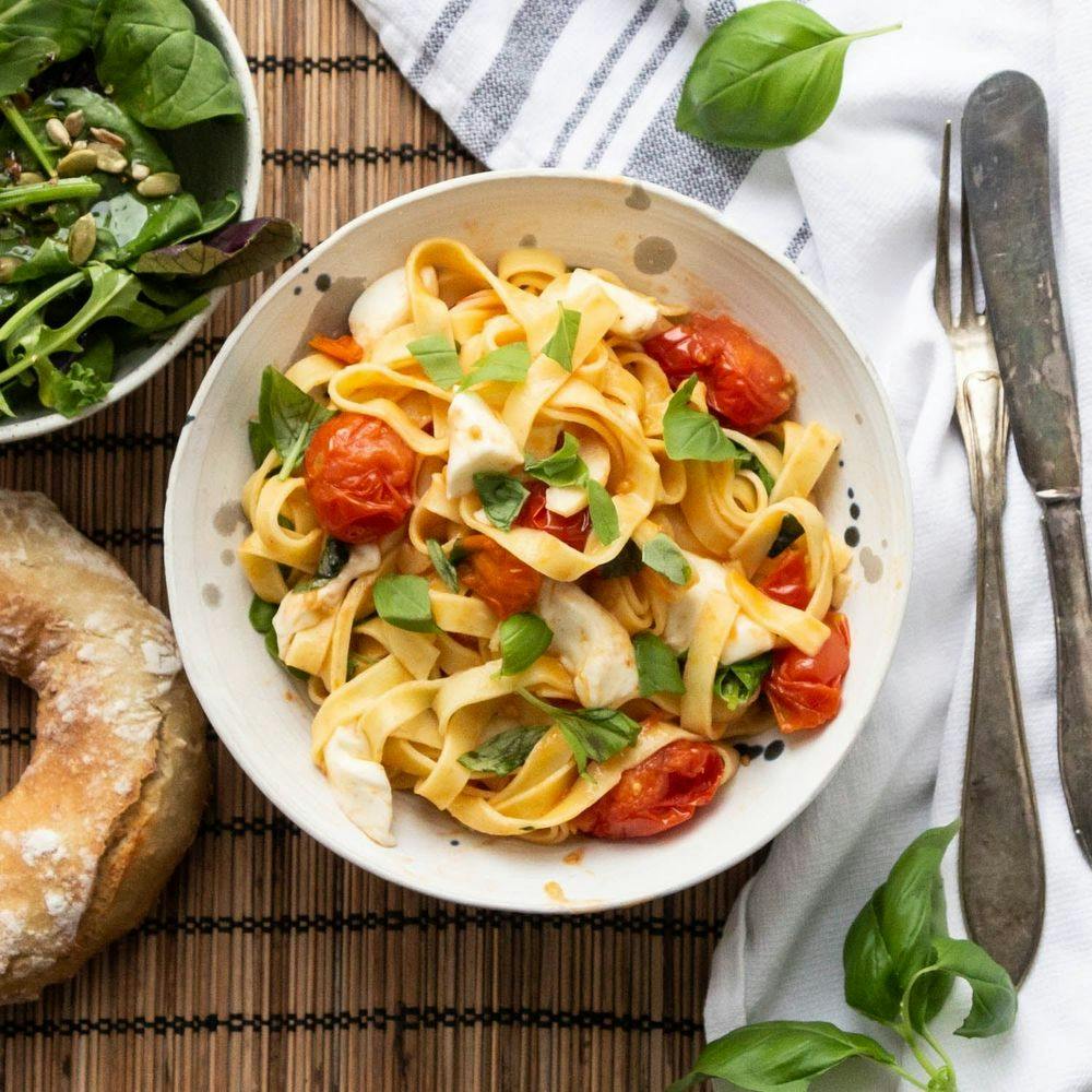 Enkel pasta med tomatsås