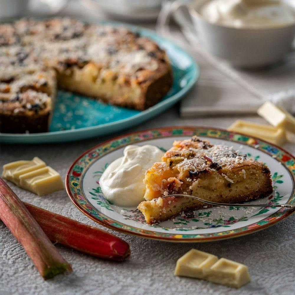 Rabarberkladdkaka med vit choklad