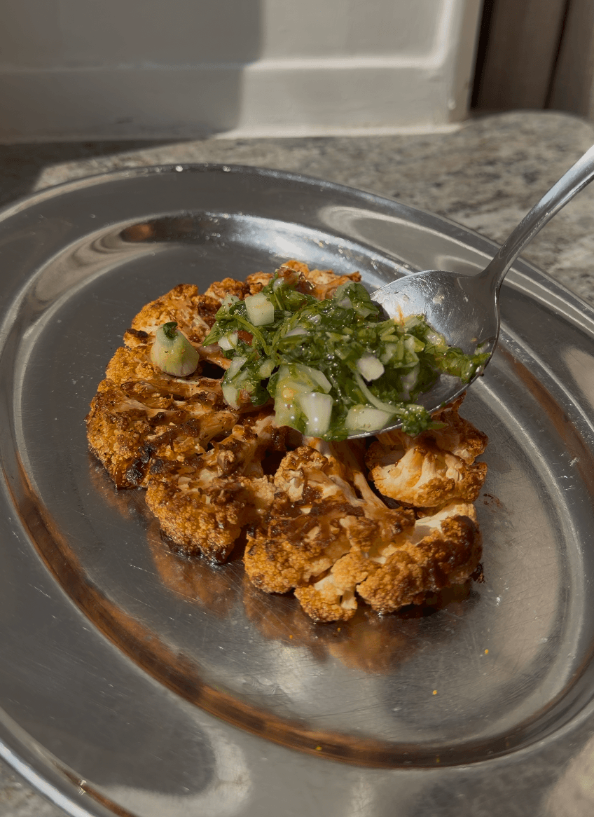 Ugnsrostad blomkål med chimichurri - superenkelt recept